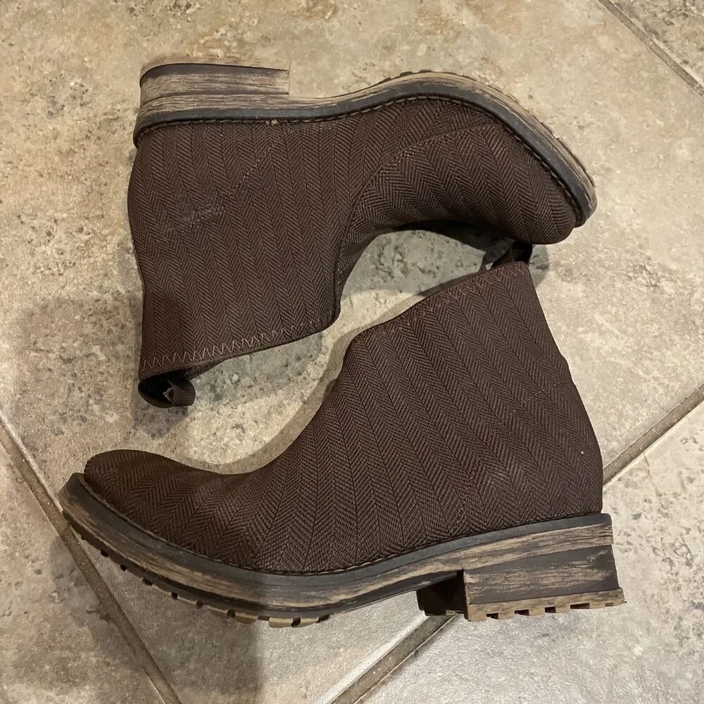 Charleston Shoe Co Barcelona Brown Herringbone Ankle Boot Womens Size 7